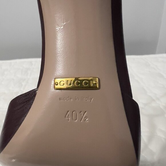 Gucci Coline Studded T-Strap Pumps Burgundy Gold Spikes Leather 40.5 Italy - Picture 8 of 15